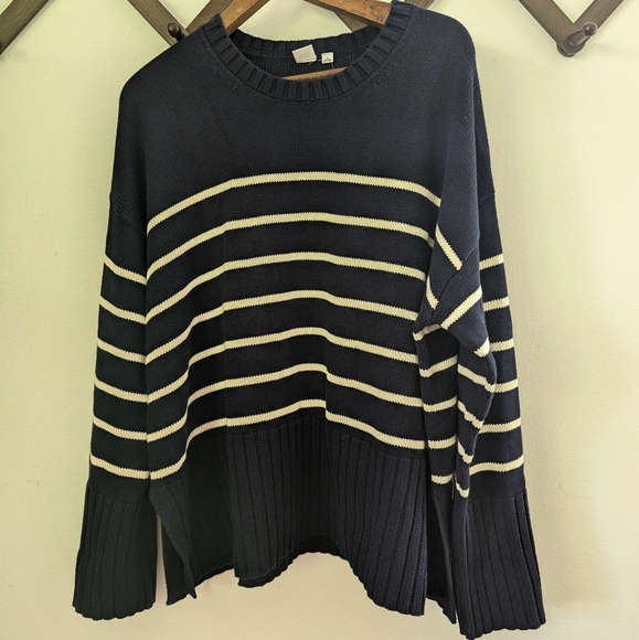 Oversized Split Hem Sweater With Stripes - Picture 5 of 8